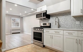 25-53-53 College Point Blvd in New York, NY - Building Photo - Building Photo