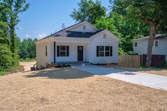 2428 11th Ave SW in Hickory, NC - Building Photo - Building Photo