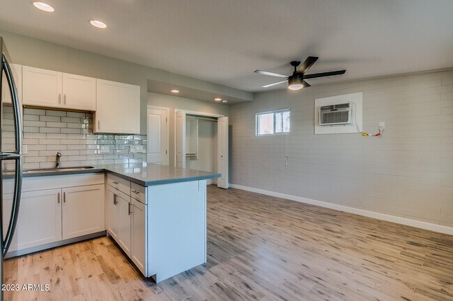 1008 S Mariana St-Unit -1 in Tempe, AZ - Building Photo - Building Photo