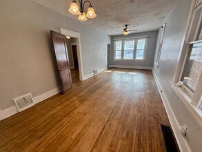 2013 W Laura Ave in West Peoria, IL - Building Photo - Building Photo