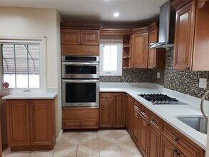 109-18 208th St in Queens, NY - Building Photo - Building Photo