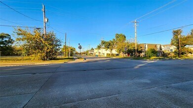 145 N Kealy Ave in Lewisville, TX - Building Photo - Building Photo