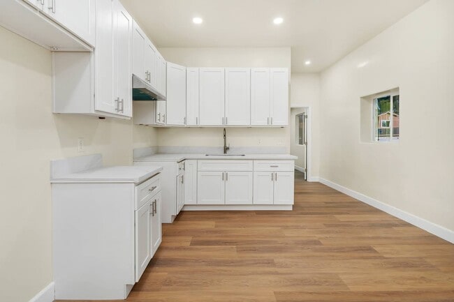 property at 918 Monterey St