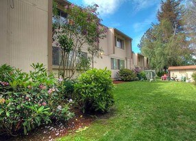 Ferndale Manor in Ferndale, WA - Building Photo