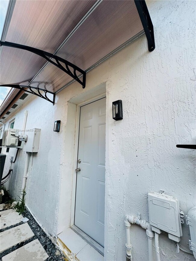 14790 SW 35th Ln in Miami, FL - Building Photo - Building Photo
