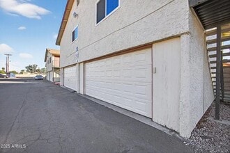 860 E Brown Rd in Mesa, AZ - Foto de edificio - Building Photo