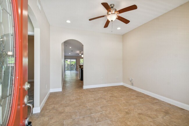 2321 W Beach St in Tampa, FL - Building Photo - Building Photo