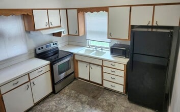 324 N Jefferson St in Ottumwa, IA - Foto de edificio - Building Photo