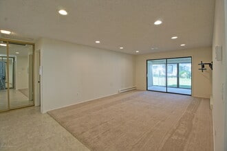 137B Cistus Plaza in Monroe Township, NJ - Building Photo - Building Photo