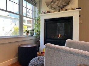 345 W Broadway, Unit 5 in Boston, MA - Building Photo - Building Photo