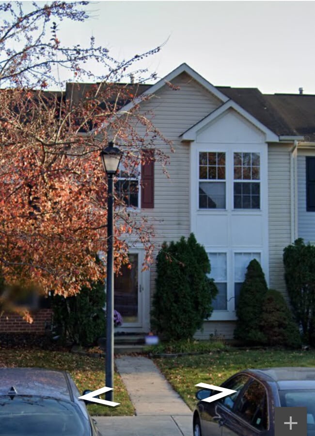 property at 13 Yorktown Ct