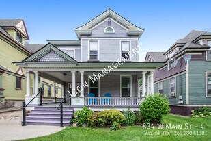 834 W Main St in Kalamazoo, MI - Building Photo