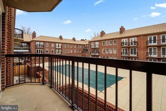 800 S St Asaph St in Alexandria, VA - Building Photo - Building Photo