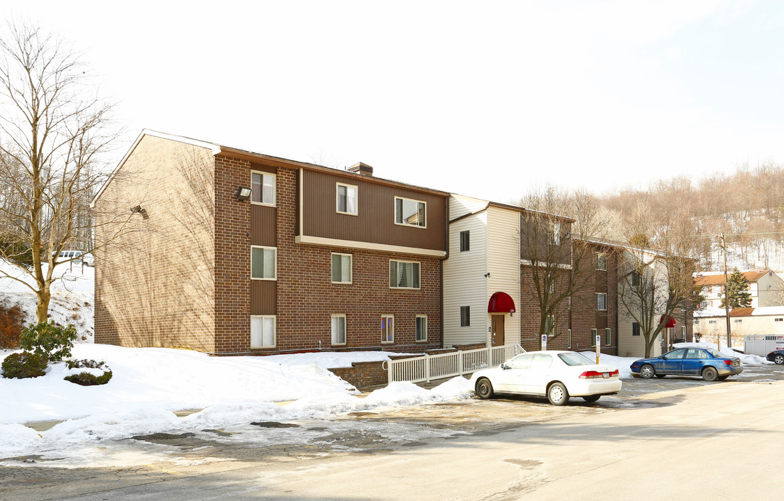 Old Plank Estates in Butler, PA - Building Photo