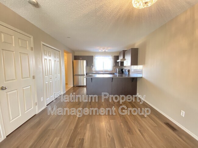 96 New Brighton Grove SE in Calgary, AB - Building Photo - Building Photo