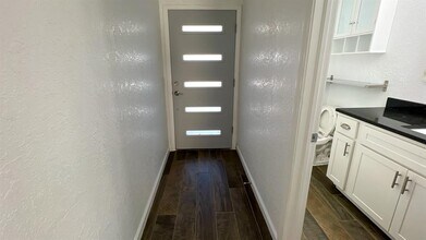 8401 Azurewood Dr in Oklahoma City, OK - Building Photo - Building Photo