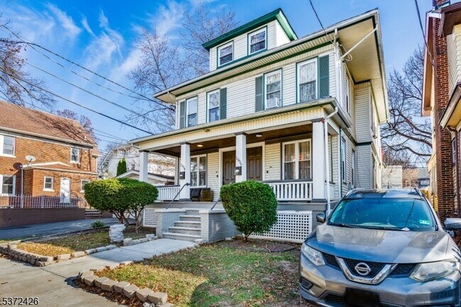1054 Hunterdon St in Newark, NJ - Building Photo - Building Photo