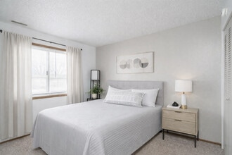 Thunder Ridge Apartments in Cedar Falls, IA - Foto de edificio - Building Photo