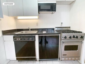 306 Mott St in New York, NY - Building Photo - Building Photo