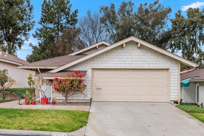 1641 La Verde Dr in San Marcos, CA - Foto de edificio - Building Photo