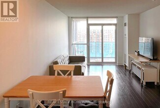 23 Cox Blvd in Markham, ON - Building Photo - Building Photo