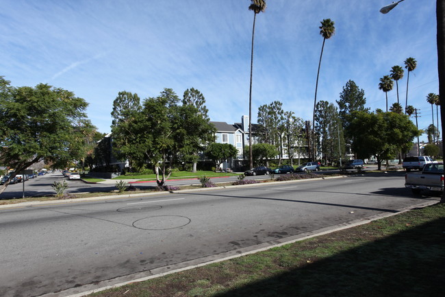 Sherman Way Apartments in Reseda, CA - Building Photo - Building Photo