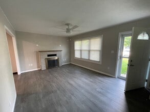 409 Florence Ave in Fairborn, OH - Foto de edificio - Building Photo