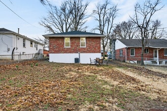 3831 Brown Rd in Berkeley, MO - Building Photo - Building Photo