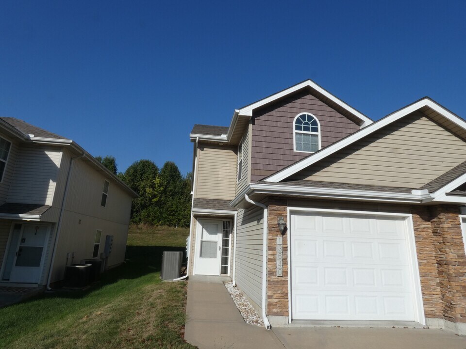 13640 Oak Valley Dr in Platte City, MO - Building Photo