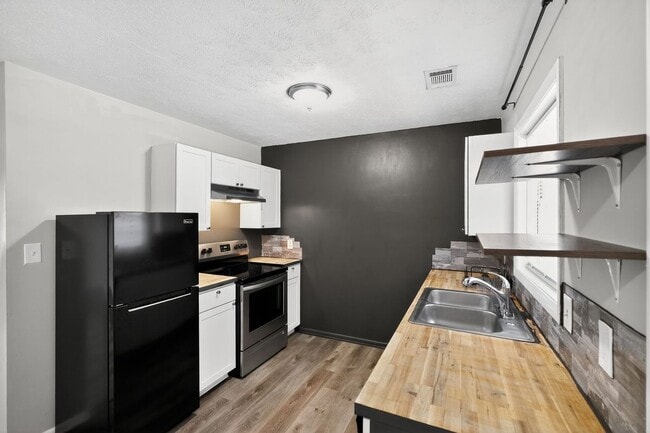 1351 Eason St NW in Atlanta, GA - Building Photo - Building Photo