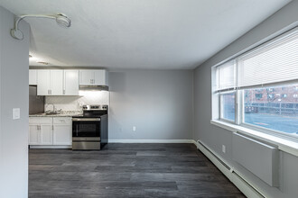 Garden Hill Apartments in Hartford, CT - Building Photo - Interior Photo