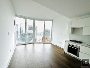 East 44th Street, Unit 35G in New York, NY - Building Photo - Building Photo