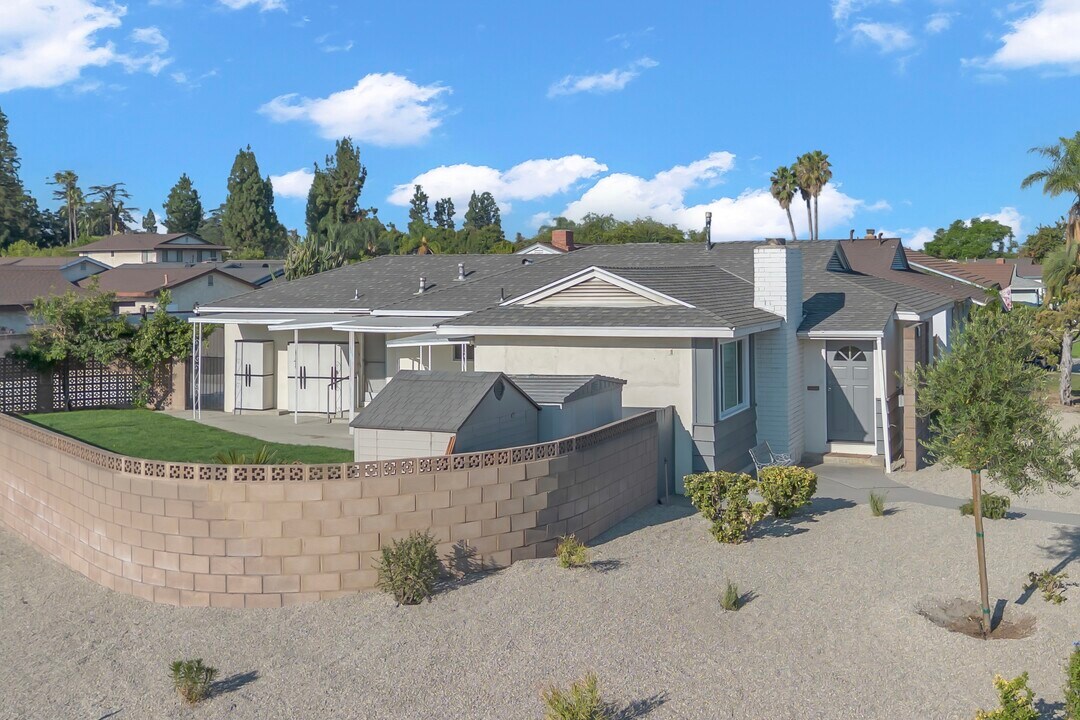 11330 Cherrylee Dr in El Monte, CA - Building Photo