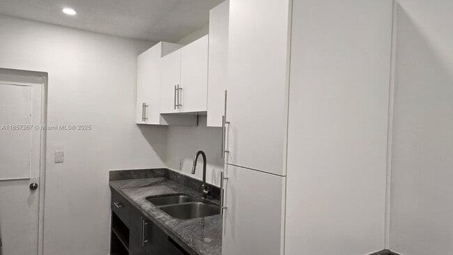 3801 SW 31st Dr in West Park, FL - Building Photo - Building Photo
