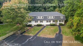 5-9 Debra Ln in Bellingham, MA - Building Photo