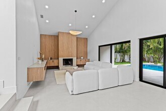 2668 NW 41st St in Boca Raton, FL - Building Photo - Building Photo