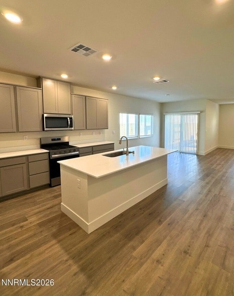 4258 White Feather Wy in Sparks, NV - Foto de edificio - Building Photo