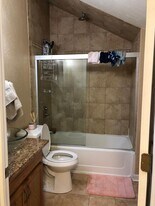 2715 Harcum Wy in Pittsburgh, PA - Building Photo