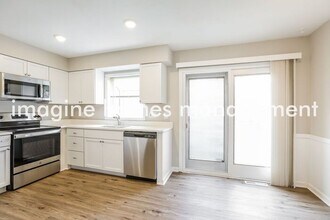 9612 W 93rd St in Overland Park, KS - Building Photo - Building Photo