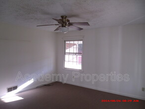 220 Cabriolet Trail in Mcdonough, GA - Building Photo - Building Photo