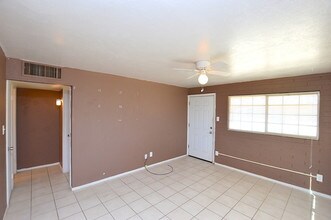 3122 E Hubbell St-Unit -Apt A in Phoenix, AZ - Building Photo - Building Photo