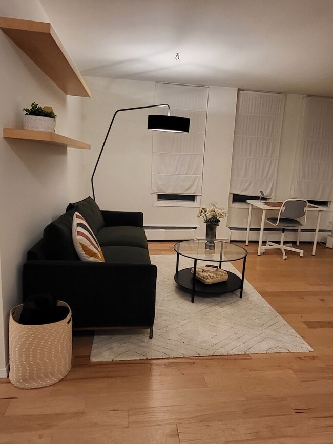 317 14 Av SW in Calgary, AB - Building Photo - Building Photo