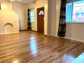 1527 Orangewood Ave in Pittsburgh, PA - Building Photo - Building Photo