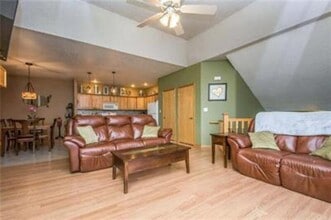 523 E 4th St in Huxley, IA - Building Photo - Building Photo