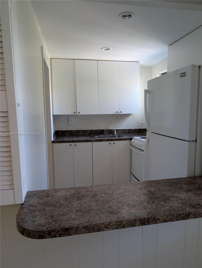 38 Oviedo Ave in Coral Gables, FL - Building Photo - Building Photo