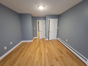 237 Chestnut St, Unit 237 Chestnut St Apt 3 in Chelsea, MA - Building Photo - Building Photo