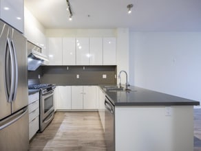 1135 Windsor Mews in Coquitlam, BC - Building Photo - Building Photo