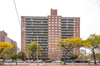 Waterview Towers I and II in Brooklyn, NY - Building Photo - Building Photo