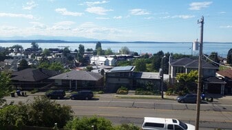 5714 SW Winthrop St, Unit A in Seattle, WA - Building Photo