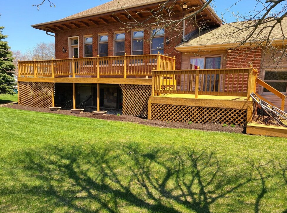 247 W Main St, Unit Apt A in Wales, WI - Building Photo